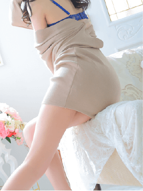 お姉さんの指先の女の子の画像