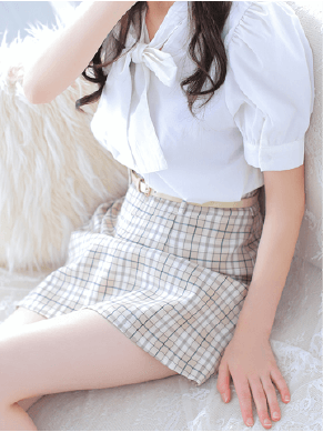 お姉さんの指先の女の子の画像