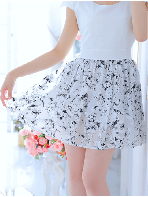 お姉さんの指先の女の子の画像